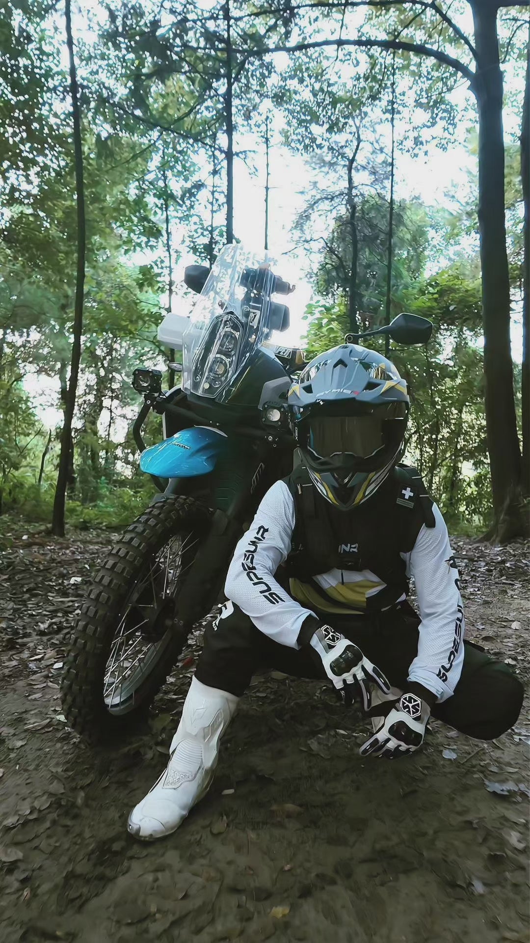 Video laden: Produktdetails zum Rymic X60 Dual-Sport-ADV-Helm.